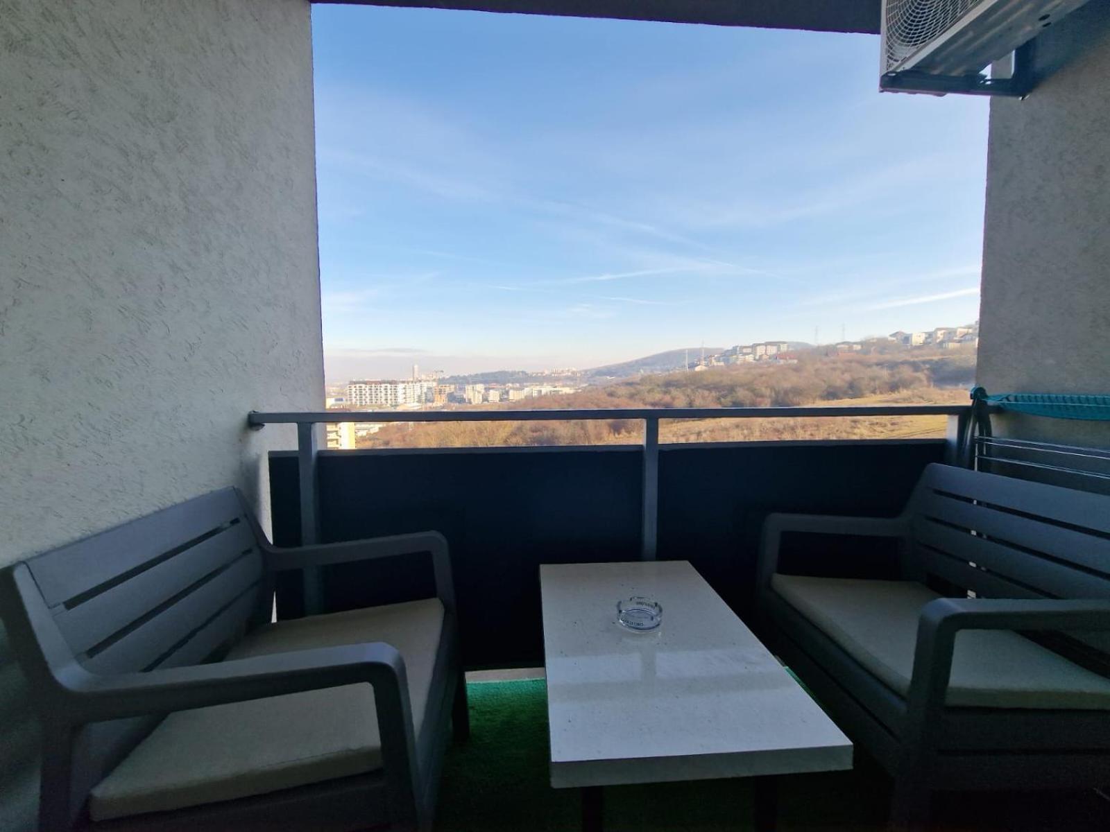 Gray Apartment Nearby Amethyst & Vivo Mall Floreşti Zewnętrze zdjęcie