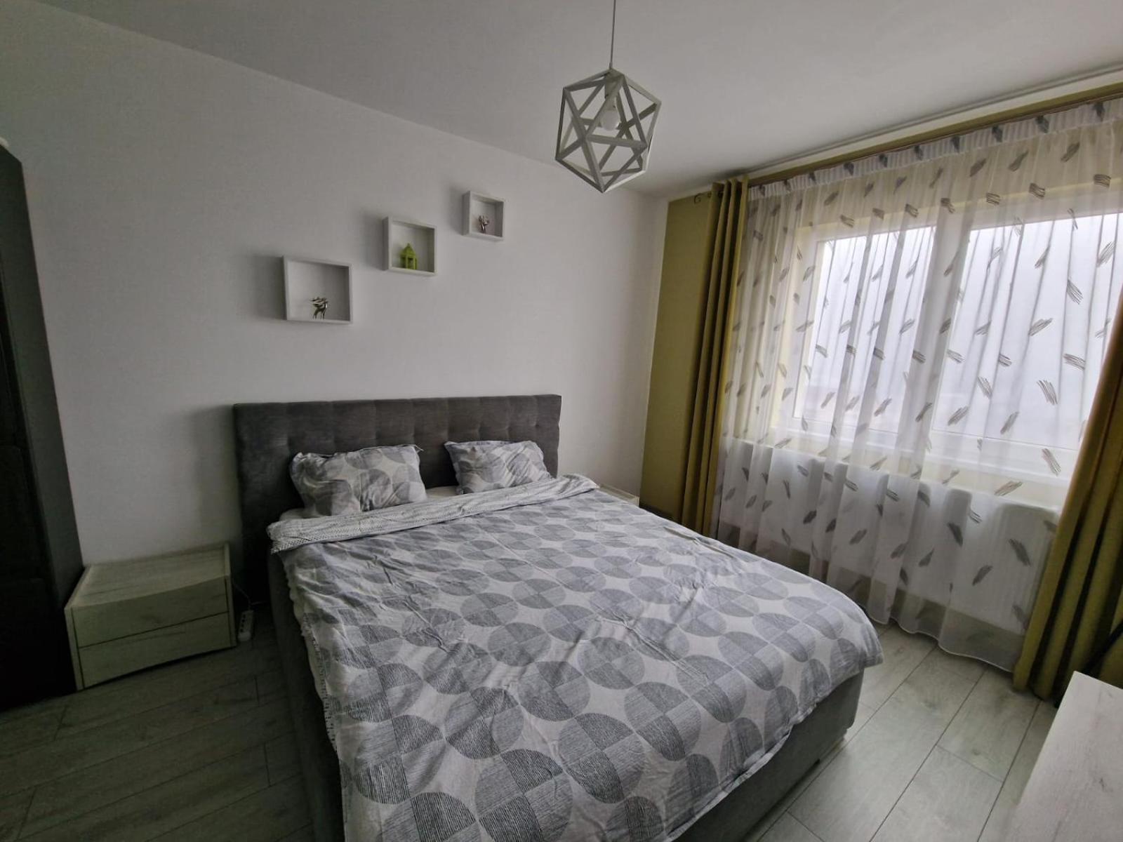 Gray Apartment Nearby Amethyst & Vivo Mall Floreşti Zewnętrze zdjęcie